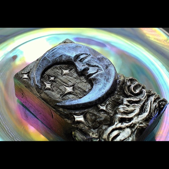 🌙NWT Blue Moon Soap Set🌙 - Picture 2 of 3